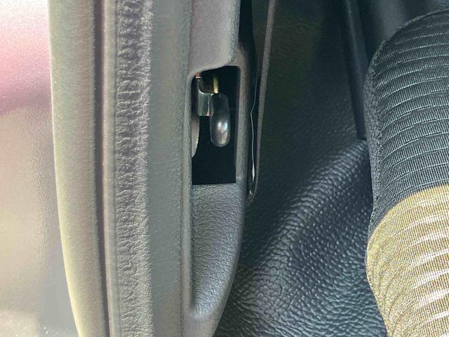 ハイゼットカーゴデラックス　電動格納ドアミラー　パワーウインドウ保証１年間距離無制限付き　電動格納ドアミラー　キーレスエントリー　オーバーヘッドシェルフ　エアコン　前席パワーウインドウ　リヤベンチシート（東京都）の中古車