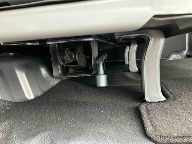 ハイゼットカーゴデラックス　ドライブレコーダー　リヤベンチシートまごころ保証　１年間・走行距離無制限付き　ＬＥＤヘッドランプ　ドライブレコーダー　リヤベンチシート　前席パワーウインドウ　キーレスエントリー　エアコン　オーバーヘッドシェルフ（東京都）の中古車