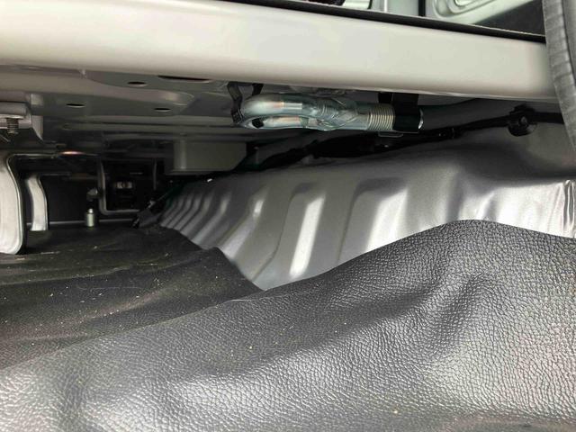 ハイゼットカーゴデラックス　ドライブレコーダー　リヤベンチシートまごころ保証　１年間・走行距離無制限付き　ＬＥＤヘッドランプ　ドライブレコーダー　リヤベンチシート　前席パワーウインドウ　キーレスエントリー　エアコン　オーバーヘッドシェルフ（東京都）の中古車