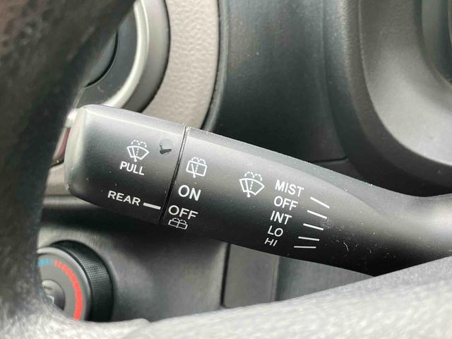 ヴィッツＦ　ナビゲーション　ＥＴＣ車載器　電動格納ドアミラー保証１年間距離無制限付き　ナビゲーション　ＥＴＣ車載器　運転席シートリフター　電動格納ドアミラー　パワーウインドウ　キーフリーシステム（東京都）の中古車