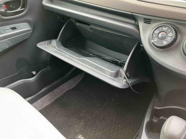 ヴィッツＦ　ナビゲーション　ＥＴＣ車載器　電動格納ドアミラー保証１年間距離無制限付き　ナビゲーション　ＥＴＣ車載器　運転席シートリフター　電動格納ドアミラー　パワーウインドウ　キーフリーシステム（東京都）の中古車