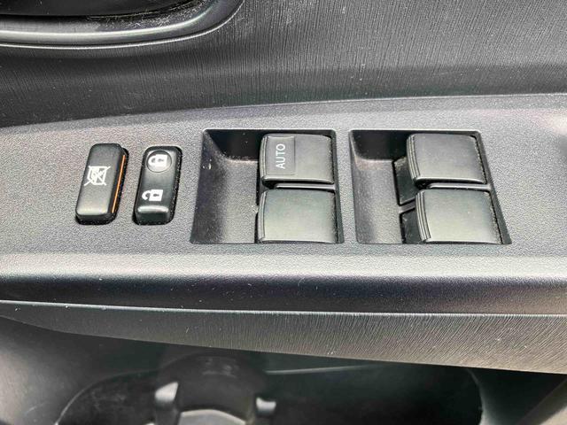 ヴィッツＦ　ナビゲーション　ＥＴＣ車載器　電動格納ドアミラー保証１年間距離無制限付き　ナビゲーション　ＥＴＣ車載器　運転席シートリフター　電動格納ドアミラー　パワーウインドウ　キーフリーシステム（東京都）の中古車