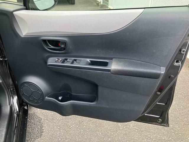 ヴィッツＦ　ナビゲーション　ＥＴＣ車載器　電動格納ドアミラー保証１年間距離無制限付き　ナビゲーション　ＥＴＣ車載器　運転席シートリフター　電動格納ドアミラー　パワーウインドウ　キーフリーシステム（東京都）の中古車