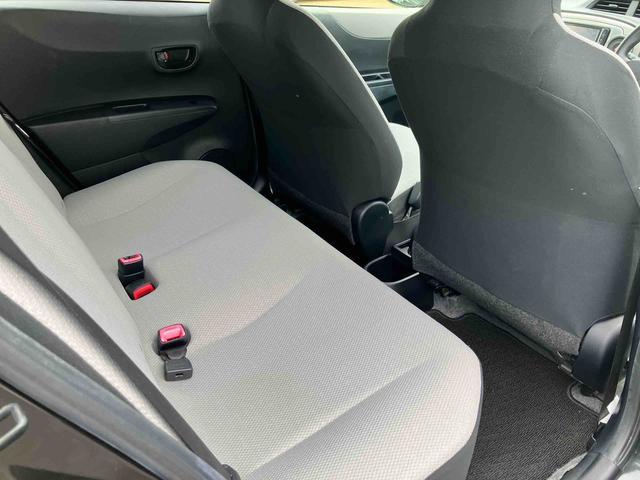 ヴィッツＦ　ナビゲーション　ＥＴＣ車載器　電動格納ドアミラー保証１年間距離無制限付き　ナビゲーション　ＥＴＣ車載器　運転席シートリフター　電動格納ドアミラー　パワーウインドウ　キーフリーシステム（東京都）の中古車