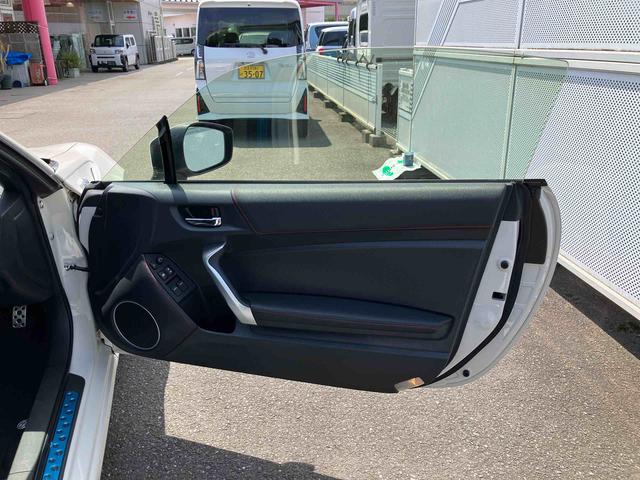 ８６ＧＴリミテッド　純正ナビ　ＥＴＣ車載器　キーフリーまごころ保証　１年間・走行距離無制限付き　純正ナビ　ＥＴＣ車載器　キーフリーシステム　シートヒーター　オートライト　オートクルーズコントロール　運転席シートリフター（東京都）の中古車