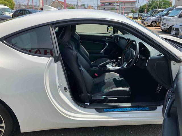 ８６ＧＴリミテッド　純正ナビ　ＥＴＣ車載器　キーフリーまごころ保証　１年間・走行距離無制限付き　純正ナビ　ＥＴＣ車載器　キーフリーシステム　シートヒーター　オートライト　オートクルーズコントロール　運転席シートリフター（東京都）の中古車