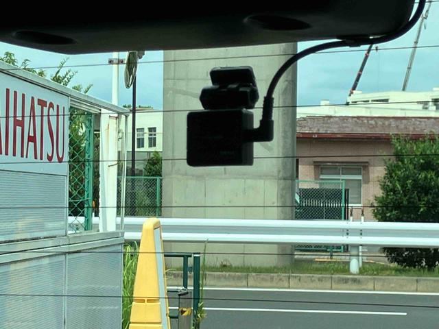 ラクティスＸ　ナビゲーション　ＥＴＣ車載器　バックカメラ保証　まごころ保証　１年間・走行距離無制限付き　キーレスエントリー　バックカメラ　ＥＴＣ車載器　ナビゲーション　電動格納ドアミラー（東京都）の中古車