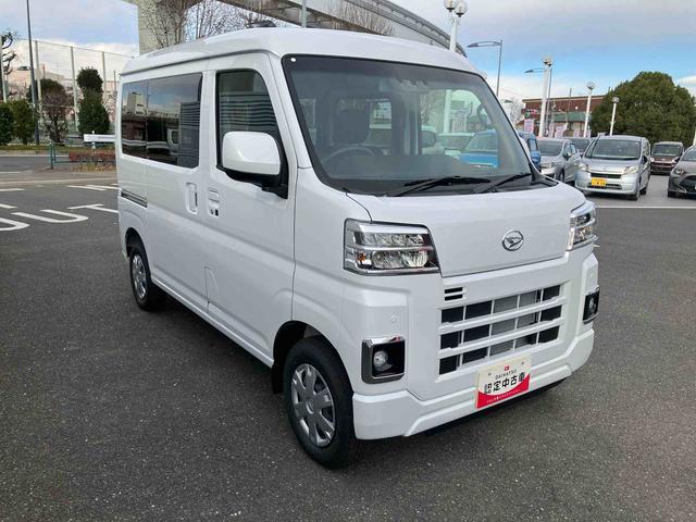 ハイゼットカーゴクルーズ 届け出済み未使用車 キーフリーシステムFR専用CVT 電動格納式ミラー LEDヘッドランプ&LEDフォグランプ オーバーヘッドコンソール 6コーナーセンサー キーフリーシステム&プッシュボタンスタート LED大型荷室灯 12インチタイヤ(東京都)の中古車