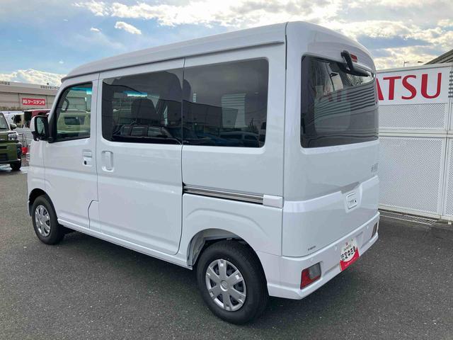 ハイゼットカーゴクルーズ 届け出済み未使用車 キーフリーシステムFR専用CVT 電動格納式ミラー LEDヘッドランプ&LEDフォグランプ オーバーヘッドコンソール 6コーナーセンサー キーフリーシステム&プッシュボタンスタート LED大型荷室灯 12インチタイヤ(東京都)の中古車