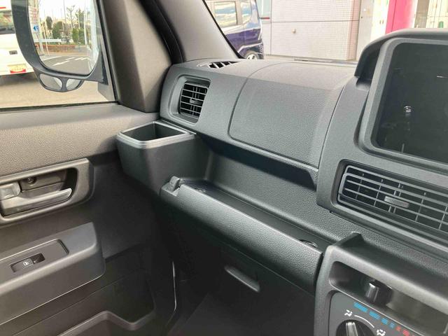 ハイゼットカーゴクルーズ 届け出済み未使用車 キーフリーシステムFR専用CVT 電動格納式ミラー LEDヘッドランプ&LEDフォグランプ オーバーヘッドコンソール 6コーナーセンサー キーフリーシステム&プッシュボタンスタート LED大型荷室灯 12インチタイヤ(東京都)の中古車