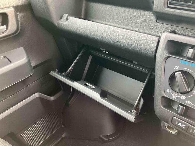 ハイゼットカーゴクルーズ 届け出済み未使用車 キーフリーシステムFR専用CVT 電動格納式ミラー LEDヘッドランプ&LEDフォグランプ オーバーヘッドコンソール 6コーナーセンサー キーフリーシステム&プッシュボタンスタート LED大型荷室灯 12インチタイヤ(東京都)の中古車