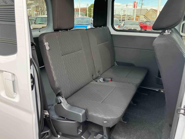 ハイゼットカーゴクルーズ 届け出済み未使用車 キーフリーシステムFR専用CVT 電動格納式ミラー LEDヘッドランプ&LEDフォグランプ オーバーヘッドコンソール 6コーナーセンサー キーフリーシステム&プッシュボタンスタート LED大型荷室灯 12インチタイヤ(東京都)の中古車