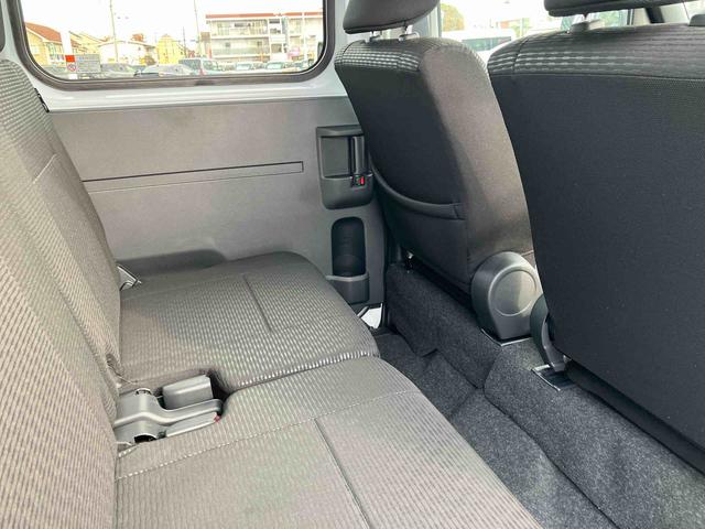 ハイゼットカーゴクルーズ 届け出済み未使用車 キーフリーシステムFR専用CVT 電動格納式ミラー LEDヘッドランプ&LEDフォグランプ オーバーヘッドコンソール 6コーナーセンサー キーフリーシステム&プッシュボタンスタート LED大型荷室灯 12インチタイヤ(東京都)の中古車