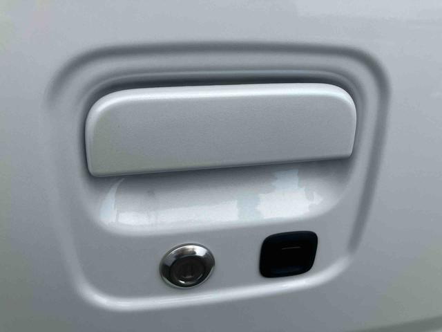 ハイゼットカーゴクルーズ 届け出済み未使用車 キーフリーシステムFR専用CVT 電動格納式ミラー LEDヘッドランプ&LEDフォグランプ オーバーヘッドコンソール 6コーナーセンサー キーフリーシステム&プッシュボタンスタート LED大型荷室灯 12インチタイヤ(東京都)の中古車