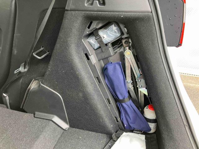 フィットｅ：ＨＥＶホーム保証　まごころ保証　１年間・走行距離無制限付き（東京都）の中古車