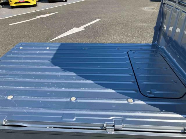 ハイゼットトラックスタンダード車検整備２年付き　ＦＲ専用ＣＶＴ　パートタイム４輪駆動　マルチリフレクターヘッドランプ　ＡＭ／ＦＭ付きラジオ　６コーナーセンサー　三方開き　荷台フロア長２０３０ｍｍ　荷台幅１４１０ｍｍ　オートライト（東京都）の中古車