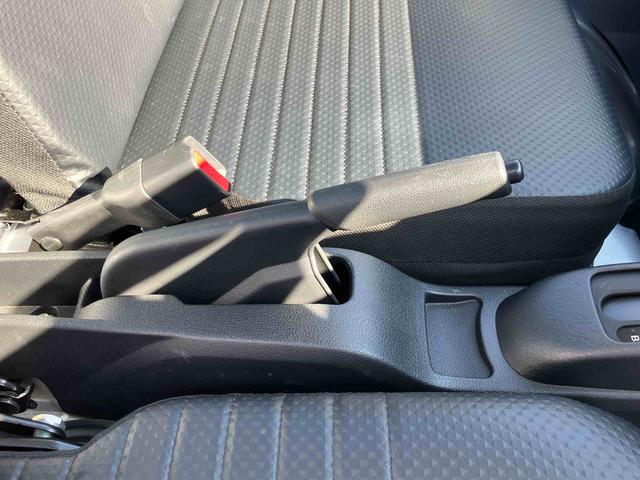 ハイゼットトラックスタンダード車検整備２年付き　ＦＲ専用ＣＶＴ　パートタイム４輪駆動　マルチリフレクターヘッドランプ　ＡＭ／ＦＭ付きラジオ　６コーナーセンサー　三方開き　荷台フロア長２０３０ｍｍ　荷台幅１４１０ｍｍ　オートライト（東京都）の中古車