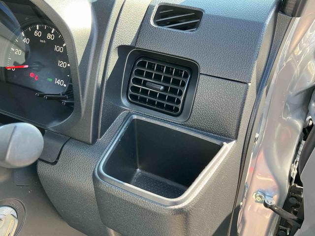 ハイゼットトラックスタンダード車検整備２年付き　ＦＲ専用ＣＶＴ　パートタイム４輪駆動　マルチリフレクターヘッドランプ　ＡＭ／ＦＭ付きラジオ　６コーナーセンサー　三方開き　荷台フロア長２０３０ｍｍ　荷台幅１４１０ｍｍ　オートライト（東京都）の中古車