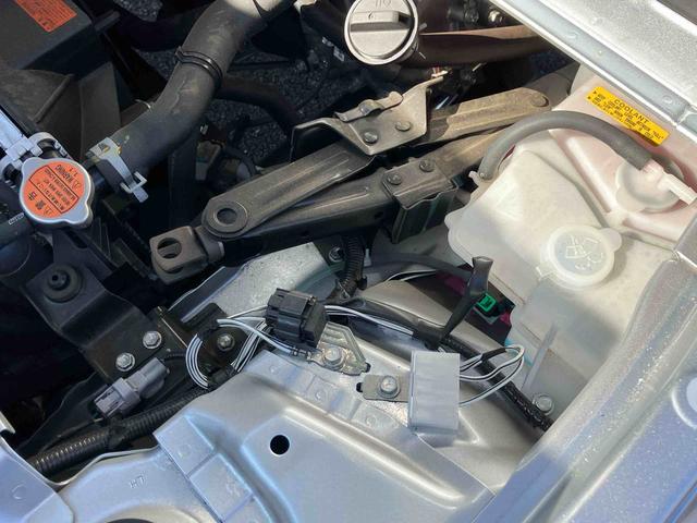 ハイゼットトラックスタンダード車検整備２年付き　ＦＲ専用ＣＶＴ　パートタイム４輪駆動　マルチリフレクターヘッドランプ　ＡＭ／ＦＭ付きラジオ　６コーナーセンサー　三方開き　荷台フロア長２０３０ｍｍ　荷台幅１４１０ｍｍ　オートライト（東京都）の中古車