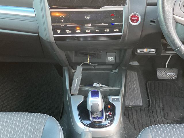 フィットハイブリッドLパッケージ保証 まごころ保証 1年間・走行距離無制限付き(東京都)の中古車