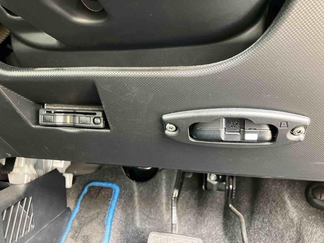 ロッキープレミアムG HEVハイブリッドモデル 純正9型オールインワンナビ パノラマモニター対応カメラ 前後ナビ連動式ドライブレコーダー 純正ETC 17インチアルミホイール アダプティブクルーズコントロール 両席シートヒーター(東京都)の中古車