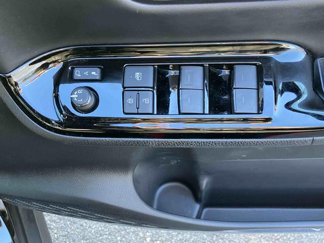 ノアSi ダブルバイビーIII ナビ バックカメラ ETC2.0保証 新車保証・まごころ保証 1年間・走行距離無制限付き 純正9型オールインワンナビ バックカメラ 純正ETC2.0 後席モニター 両側電動スライドドア オートクルーズコントロール USBソケット(東京都)の中古車