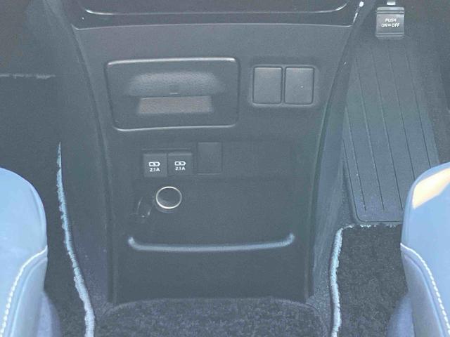 ノアSi ダブルバイビーIII ナビ バックカメラ ETC2.0保証 新車保証・まごころ保証 1年間・走行距離無制限付き 純正9型オールインワンナビ バックカメラ 純正ETC2.0 後席モニター 両側電動スライドドア オートクルーズコントロール USBソケット(東京都)の中古車