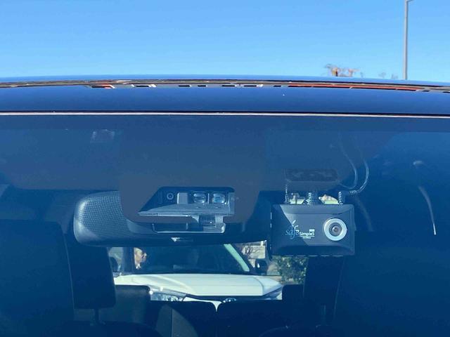 ノアSi ダブルバイビーIII ナビ バックカメラ ETC2.0保証 新車保証・まごころ保証 1年間・走行距離無制限付き 純正9型オールインワンナビ バックカメラ 純正ETC2.0 後席モニター 両側電動スライドドア オートクルーズコントロール USBソケット(東京都)の中古車