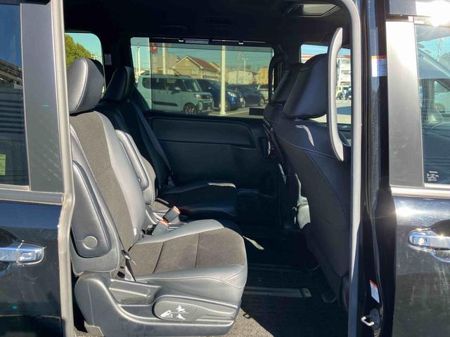 ノアSi ダブルバイビーIII ナビ バックカメラ ETC2.0保証 新車保証・まごころ保証 1年間・走行距離無制限付き 純正9型オールインワンナビ バックカメラ 純正ETC2.0 後席モニター 両側電動スライドドア オートクルーズコントロール USBソケット(東京都)の中古車