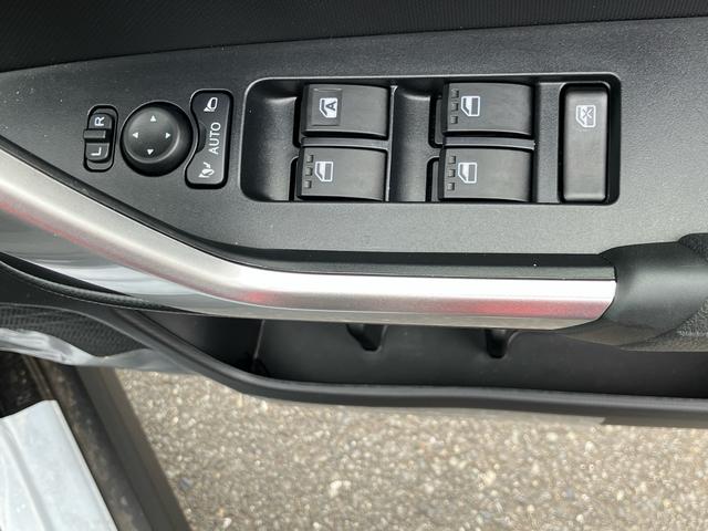ロッキープレミアムＧ　ＨＥＶ　９インチディスプレイオーディオ装備保証　新車保証・まごころ保証　１年間・走行距離無制限付き・９インチディスプレイオーディオ装備・ＬＥＤヘッドライト装備・シートヒーター装備（東京都）の中古車