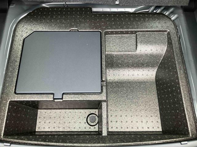 ロッキープレミアムＧ　ＨＥＶ　９インチディスプレイオーディオ装備保証　新車保証・まごころ保証　１年間・走行距離無制限付き・９インチディスプレイオーディオ装備・ＬＥＤヘッドライト装備・シートヒーター装備（東京都）の中古車