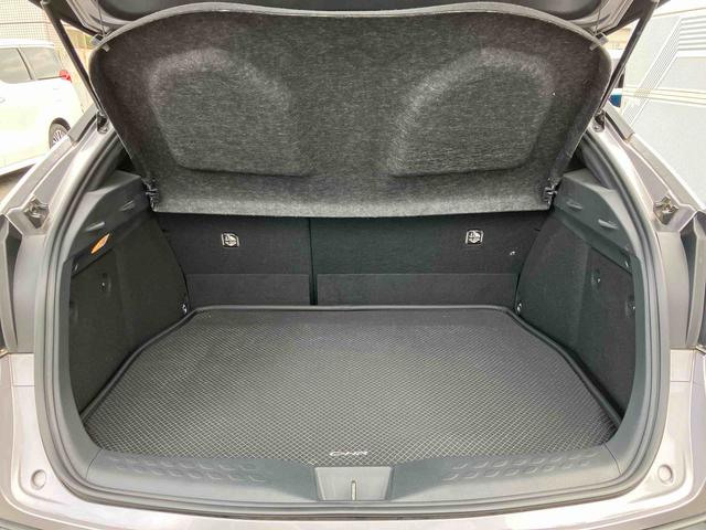 C−HRG LEDエディション保証 まごころ保証 1年間・走行距離無制限付き・ナビ・バックカメラ・ETC装備・LEDヘッドライト装備・アルミホイール付き(東京都)の中古車