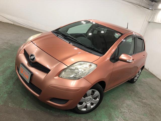 ヴィッツＵ　車検整備付／走行距離２１８０１キロ／ＣＤオーディオ１年保証距離無制限　走行距離２１８０１キロ　車検整備付　ＣＤオーディオ　カーペットマット　オートエアコン　電動格納式ドアミラー　取扱説明書　メンテナンスノート（埼玉県）の中古車