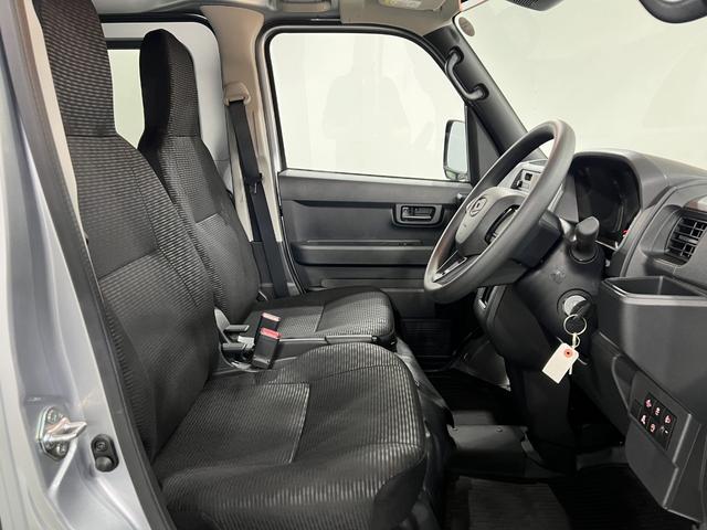 ハイゼットカーゴＤＸ　走行５８２キロ／クリアランスソナー／オートライト一年保証・走行距離無制限　走行５８２キロ　助手席エアバック　オートライト　オートマチックハイビーム　クリアランスソナー　アイドリングストップ（埼玉県）の中古車