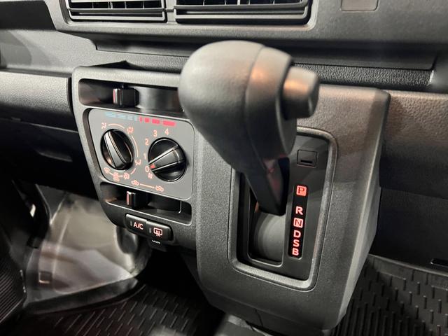 ハイゼットカーゴＤＸ　走行５８２キロ／クリアランスソナー／オートライト一年保証・走行距離無制限　走行５８２キロ　助手席エアバック　オートライト　オートマチックハイビーム　クリアランスソナー　アイドリングストップ（埼玉県）の中古車