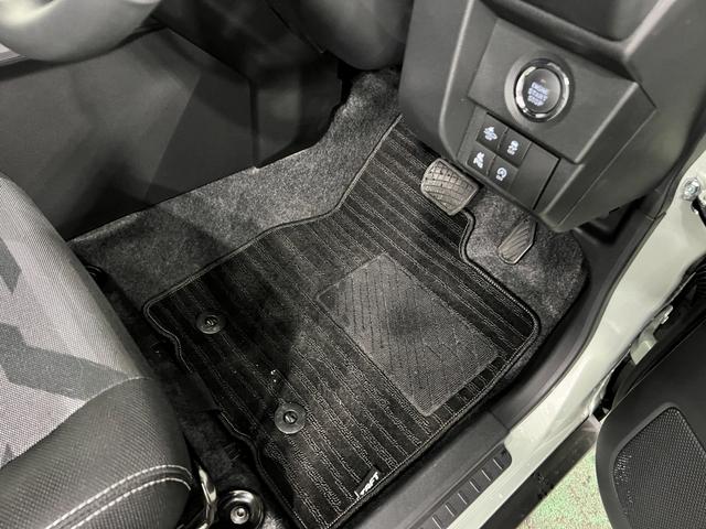 タフトＧ　ダーククロムベンチャー　走行１３０８キロ／オートライト一年保証・走行距離無制限　走行１３０８キロ　サイドエアバック　クリアランスソナー　オートマチックハイビーム　オートライト　ＬＥＤヘッドライ　シートヒーター（埼玉県）の中古車