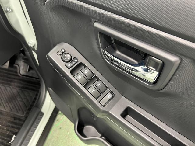 タフトＧ　ダーククロムベンチャー　走行１３０８キロ／オートライト一年保証・走行距離無制限　走行１３０８キロ　サイドエアバック　クリアランスソナー　オートマチックハイビーム　オートライト　ＬＥＤヘッドライ　シートヒーター（埼玉県）の中古車