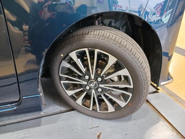 タントカスタムＲＳ走行距離６０３ｋｍ　当店試乗車上がりの１台です♪１年保証距離無制限　走行距離６０３ｋｍ　純正フルセグナビ　ＥＴＣ　バックカメラ　ブルートゥース　純正マット　オートライト　シートヒーター　　オート格納式ドアミラー　キーフリー（埼玉県）の中古車