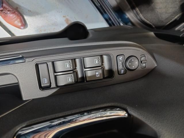 タントカスタムＲＳ走行距離６０３ｋｍ　当店試乗車上がりの１台です♪１年保証距離無制限　走行距離６０３ｋｍ　純正フルセグナビ　ＥＴＣ　バックカメラ　ブルートゥース　純正マット　オートライト　シートヒーター　　オート格納式ドアミラー　キーフリー（埼玉県）の中古車