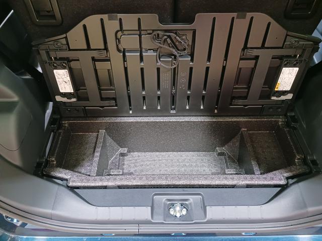 タントカスタムＲＳ走行距離６０３ｋｍ　当店試乗車上がりの１台です♪１年保証距離無制限　走行距離６０３ｋｍ　純正フルセグナビ　ＥＴＣ　バックカメラ　ブルートゥース　純正マット　オートライト　シートヒーター　　オート格納式ドアミラー　キーフリー（埼玉県）の中古車