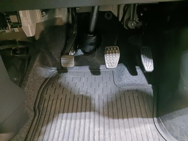 ハイゼットカーゴデッキバンG 走行827キロ/LEDヘッドランプ/マット1年保証距離無制限 走行距離827キロ マット LEDヘッドランプ アイドリングストップ 両側スライドドア 電動格納式ドアミラー(埼玉県)の中古車