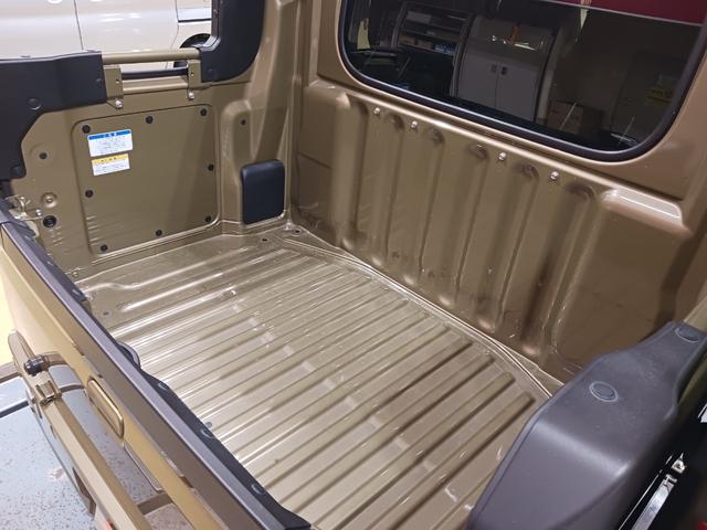 ハイゼットカーゴデッキバンG 走行827キロ/LEDヘッドランプ/マット1年保証距離無制限 走行距離827キロ マット LEDヘッドランプ アイドリングストップ 両側スライドドア 電動格納式ドアミラー(埼玉県)の中古車