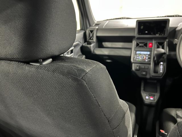 タフトX 走行1378キロ/LEDヘッドランプ/シートヒーター1年保証距離無制限 走行距離1378キロ マット サイドエアバッグ LEDヘッドランプ アイドリングストップ シートヒーター オート格納式ドアミラー(埼玉県)の中古車