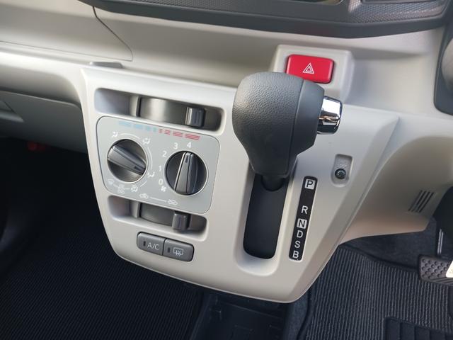 ミライースX リミテッドSAIII 衝突回避支援機能 コーナーセンサー走行距離11863キロ 1年保証・走行距離無制限 新車保証継承 LEDヘッドライト バックカメラ 純正カーペットマット スマートアシスト3 キーレスエントリー 電動格納ドアミラー(埼玉県)の中古車