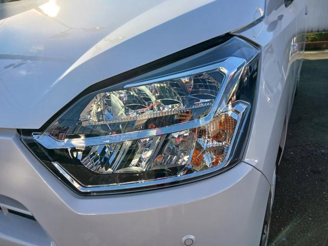 ミライースX SAIII 衝突回避支援システム 前後コーナーセンサー走行距離1633キロ 新車保証継承 純正カーペットマット キーレスエントリー LEDヘッドライト バックカメラ 1年保証・走行距離無制限 電動格納ドアミラー エコアイドル オートハイビーム(埼玉県)の中古車