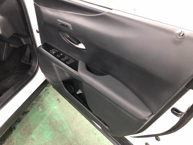 ＵＸＵＸ２５０ｈバージョンＣ　走行１８９８９キロ／ナビ／ドラレコ一年保証・走行距離無制限走行１８９８９キロ　サンルーフ　フルセグナビ　ブルートゥース　全周囲カメラ　ドラレコ　ＥＴＣ　オートライト　ＬＥＤヘッドライト　シートヒーター（埼玉県）の中古車