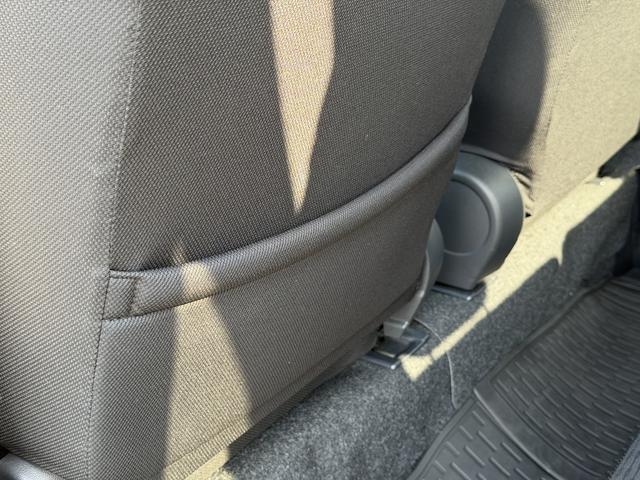 ハイゼットカーゴデッキバンＧ　走行距離３１７７キロ　両側スライドドア１年保証・走行距離無制限　新車保証継承対応　６，８ディスプレイオーディオ　バックカメラ　キーフリーシステム　スマートアシスト　コーナーセンサー　純正ラバーマット　アイドリングストップ（埼玉県）の中古車