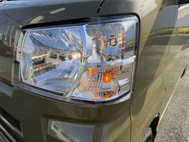 ハイゼットカーゴデッキバンＧ　走行距離３１７７キロ　両側スライドドア１年保証・走行距離無制限　新車保証継承対応　６，８ディスプレイオーディオ　バックカメラ　キーフリーシステム　スマートアシスト　コーナーセンサー　純正ラバーマット　アイドリングストップ（埼玉県）の中古車