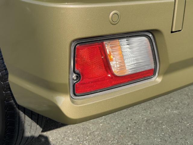 ハイゼットカーゴデッキバンＧ　走行距離３１７７キロ　両側スライドドア１年保証・走行距離無制限　新車保証継承対応　６，８ディスプレイオーディオ　バックカメラ　キーフリーシステム　スマートアシスト　コーナーセンサー　純正ラバーマット　アイドリングストップ（埼玉県）の中古車