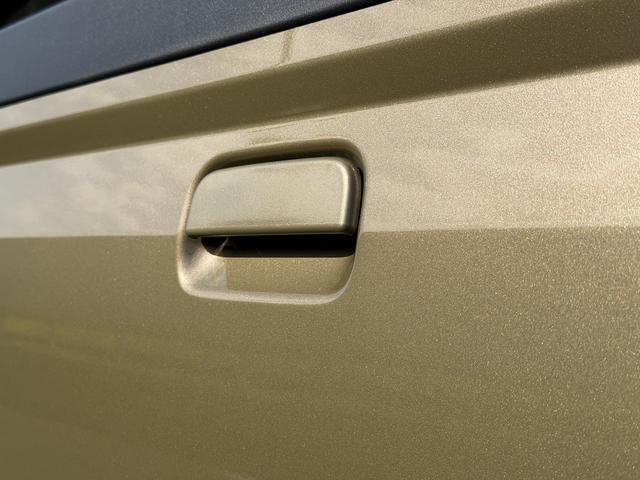 ハイゼットカーゴデッキバンＧ　走行距離３１７７キロ　両側スライドドア１年保証・走行距離無制限　新車保証継承対応　６，８ディスプレイオーディオ　バックカメラ　キーフリーシステム　スマートアシスト　コーナーセンサー　純正ラバーマット　アイドリングストップ（埼玉県）の中古車